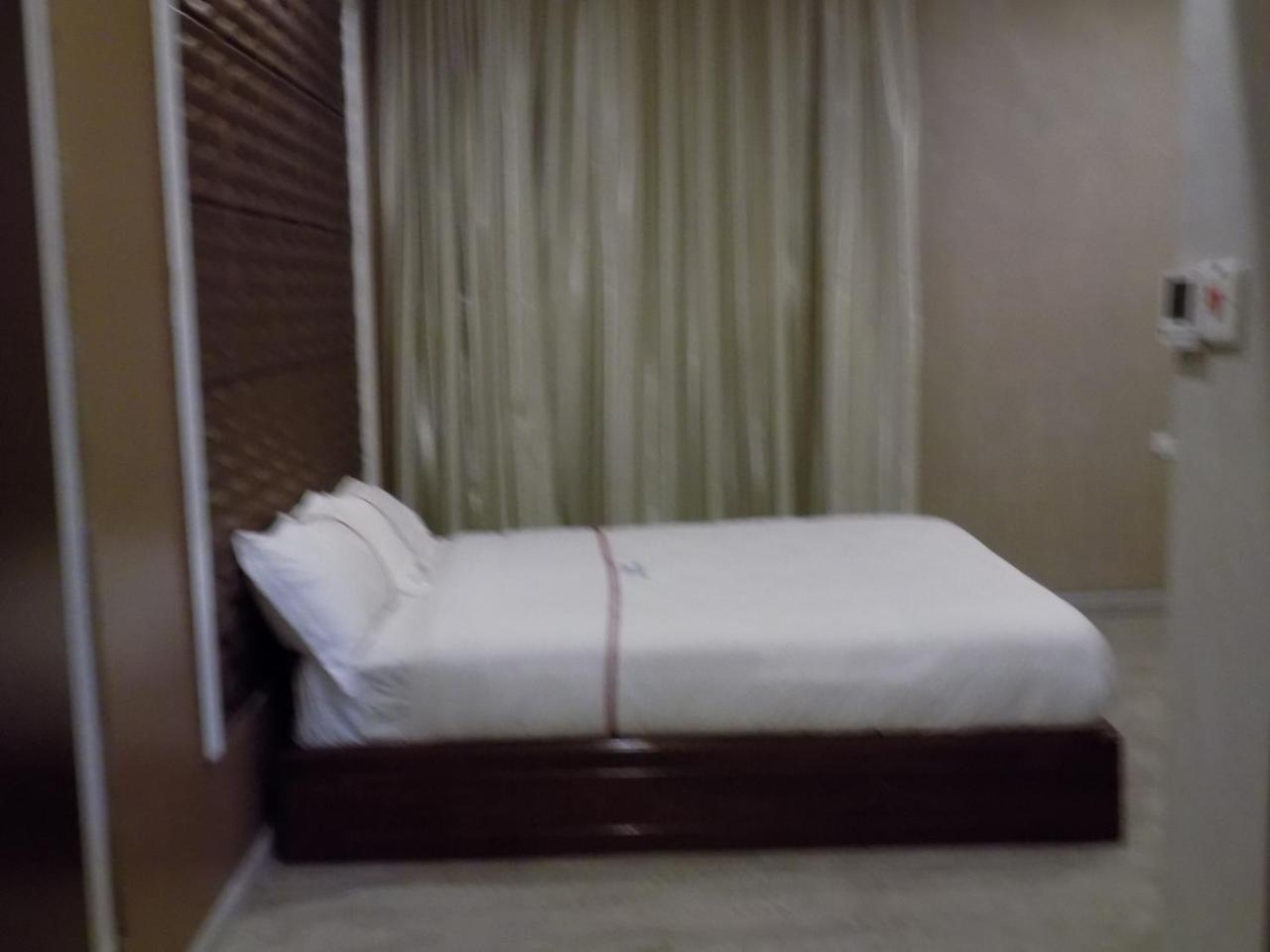 Freedom City Hotel Najjanankumbi Kamapala Kampala Kültér fotó