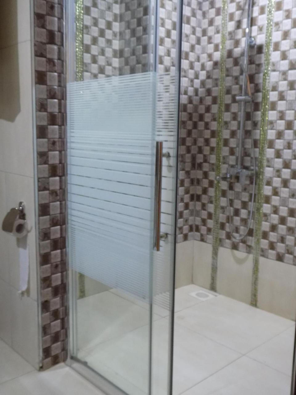 Freedom City Hotel Najjanankumbi Kamapala Kampala Kültér fotó