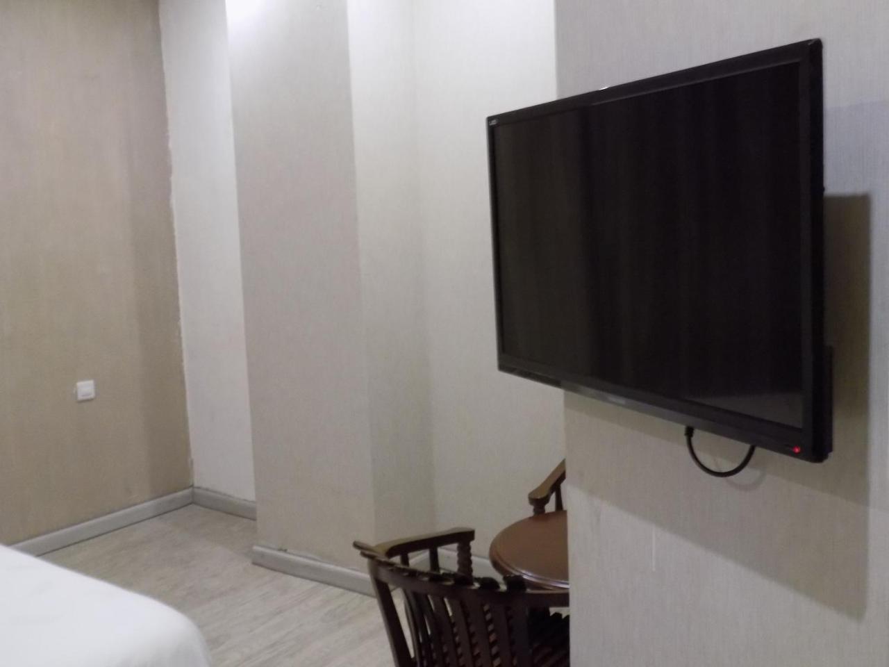 Freedom City Hotel Najjanankumbi Kamapala Kampala Kültér fotó