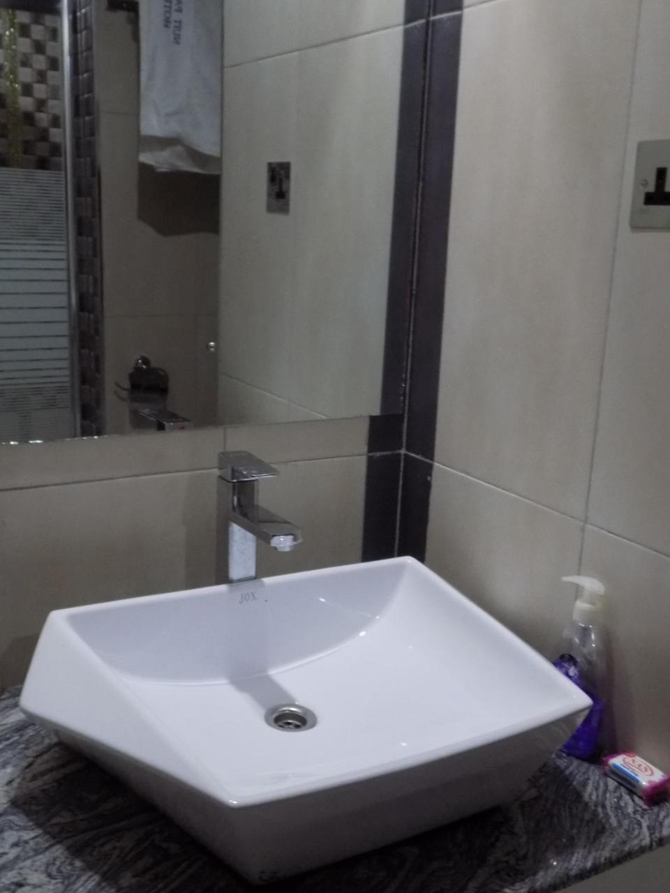 Freedom City Hotel Najjanankumbi Kamapala Kampala Kültér fotó