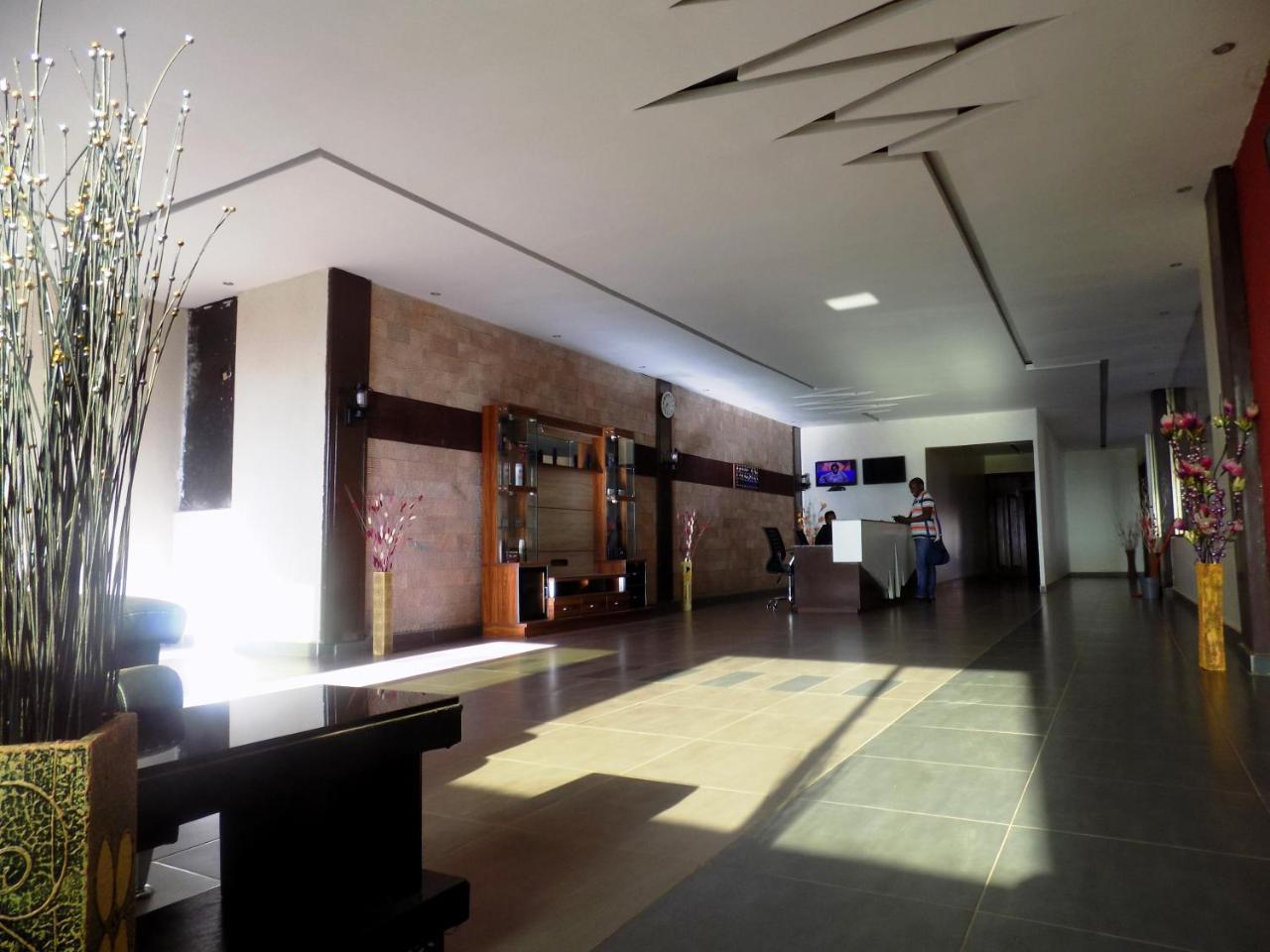 Freedom City Hotel Najjanankumbi Kamapala Kampala Kültér fotó