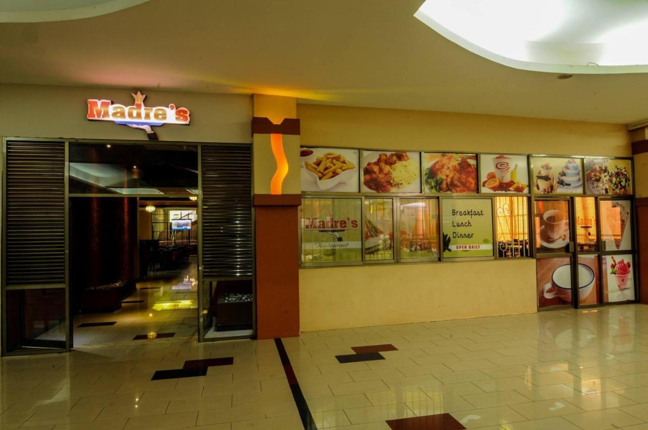 Freedom City Hotel Najjanankumbi Kamapala Kampala Kültér fotó