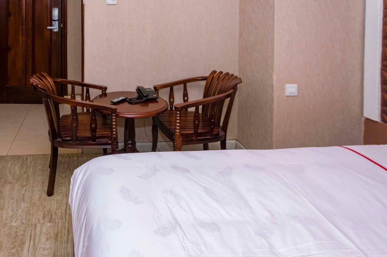 Freedom City Hotel Najjanankumbi Kamapala Kampala Kültér fotó