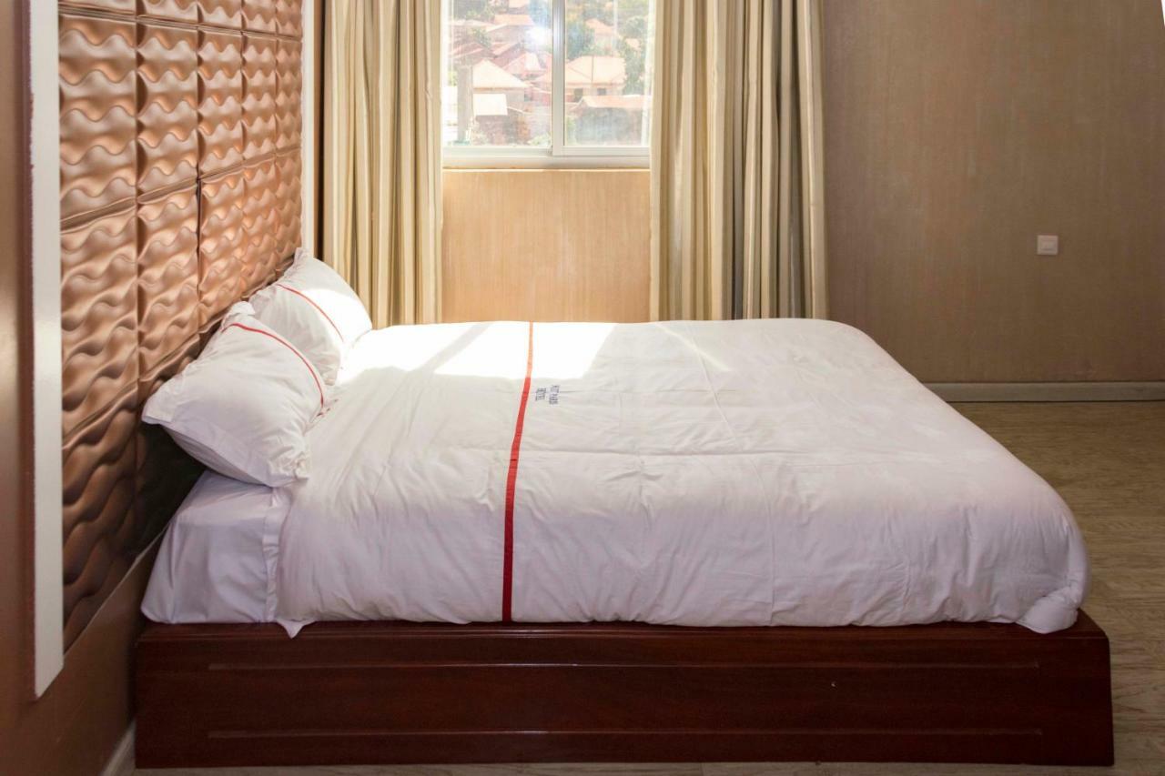 Freedom City Hotel Najjanankumbi Kamapala Kampala Kültér fotó